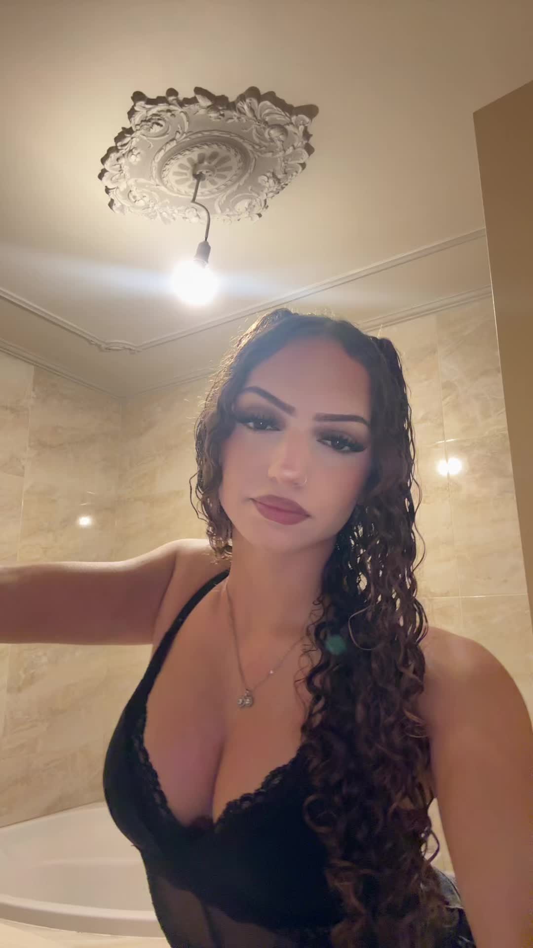 @𝓥𝓪𝓵𝓵
