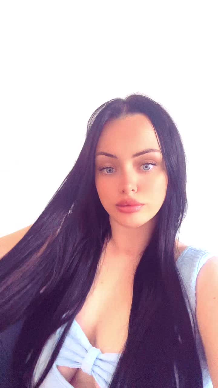 @Nicole🖤