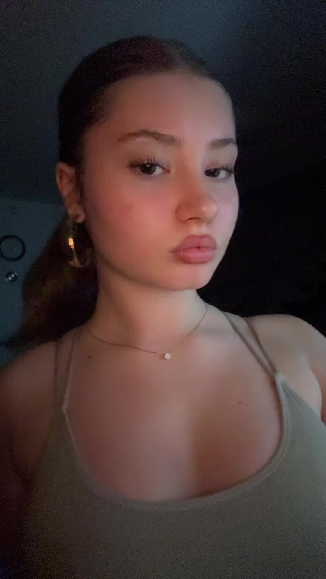 @𝐴𝑙𝑒𝑥𝑎𝑛𝑑𝑟𝑎
