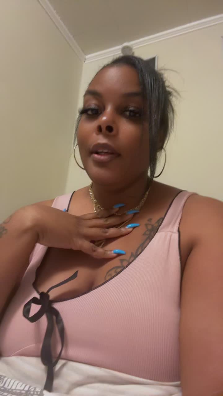 @YaGirlNisha37