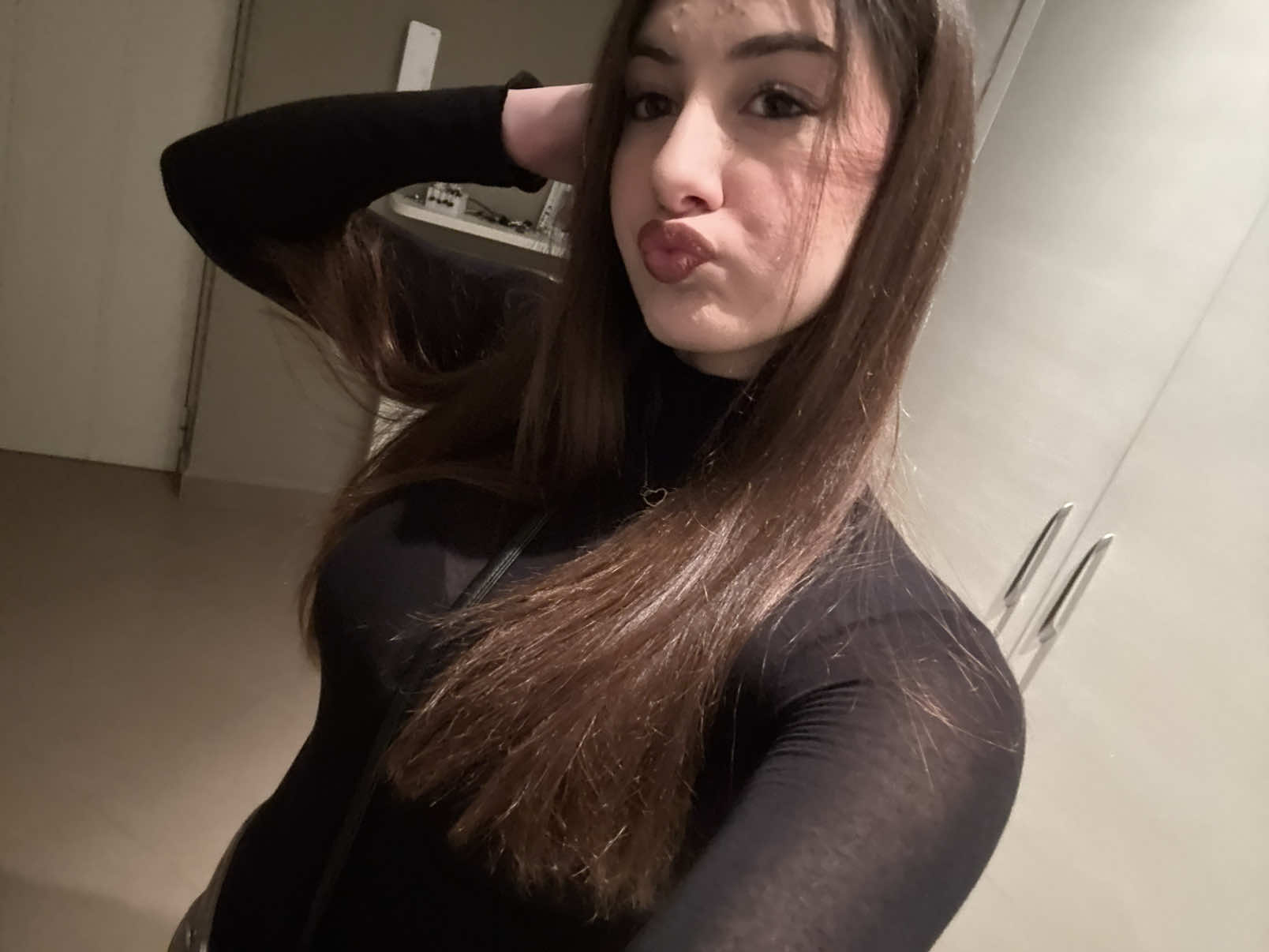 @𝒞𝒽𝒾𝒶𝓇𝒶
