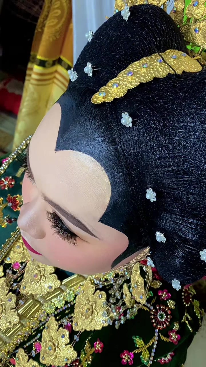 @hermawatimakeuphairdo,MUABone