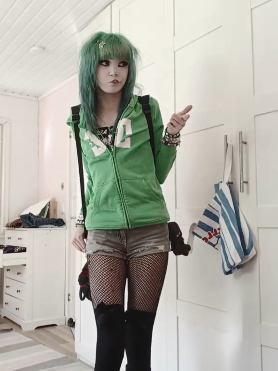 @🦇eronica