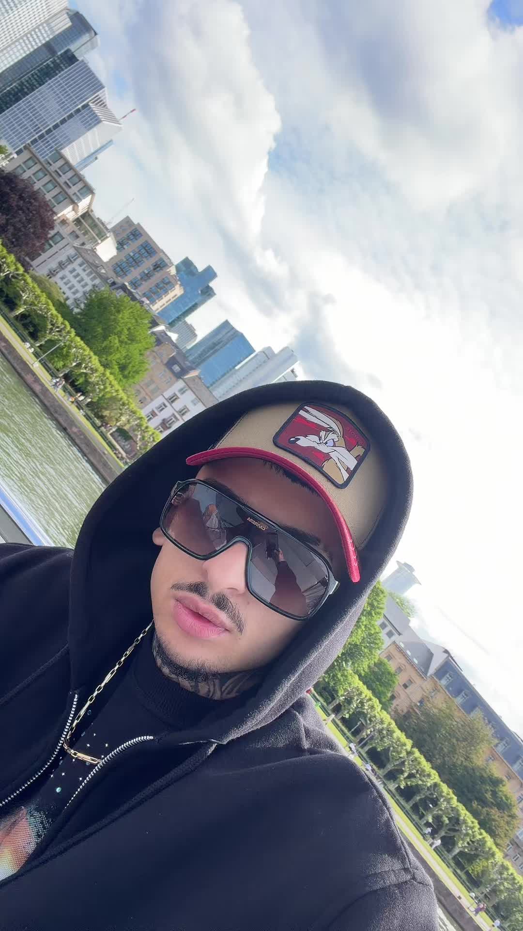 @Lazăr666