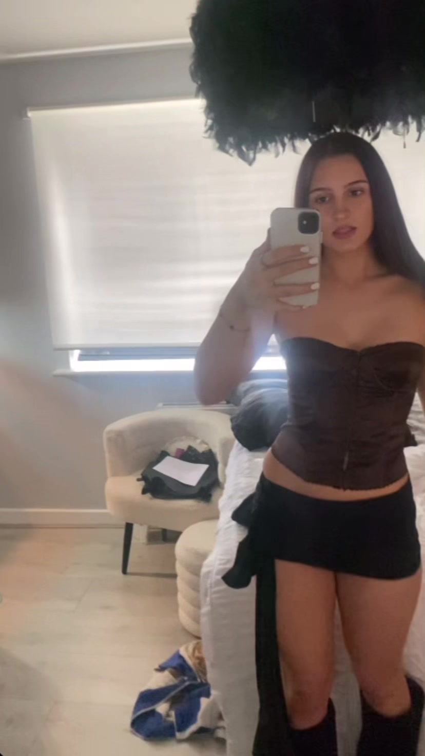 @🦦
