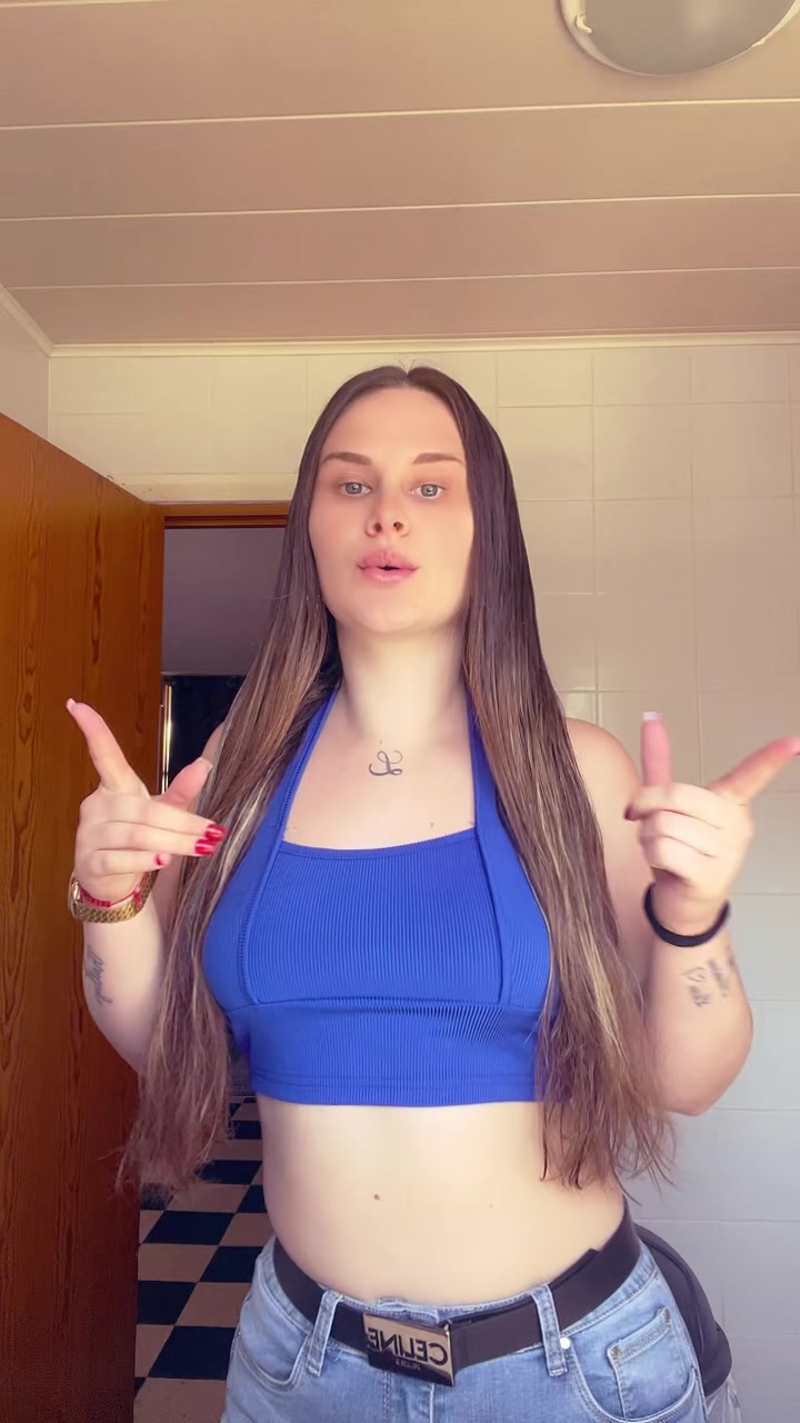 @laaruumaanaa21