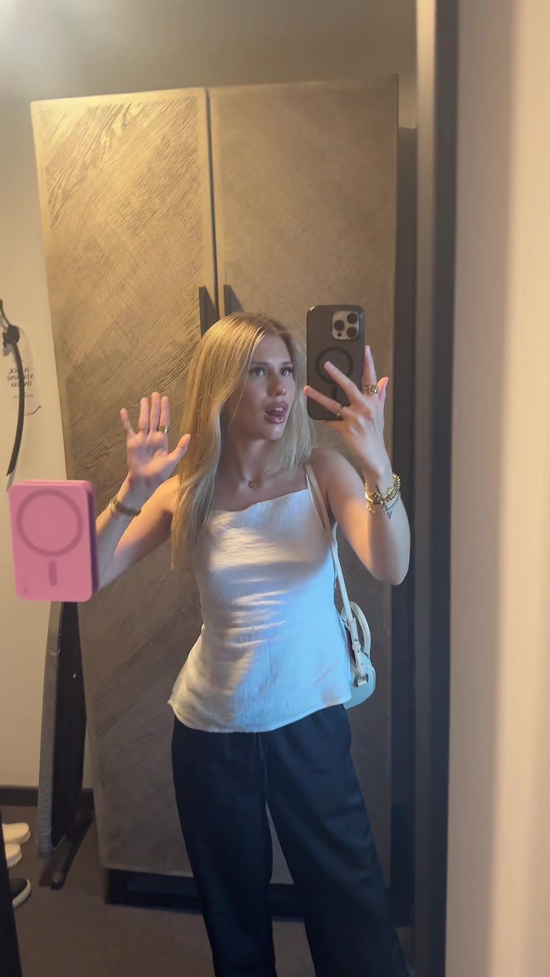 @Ella