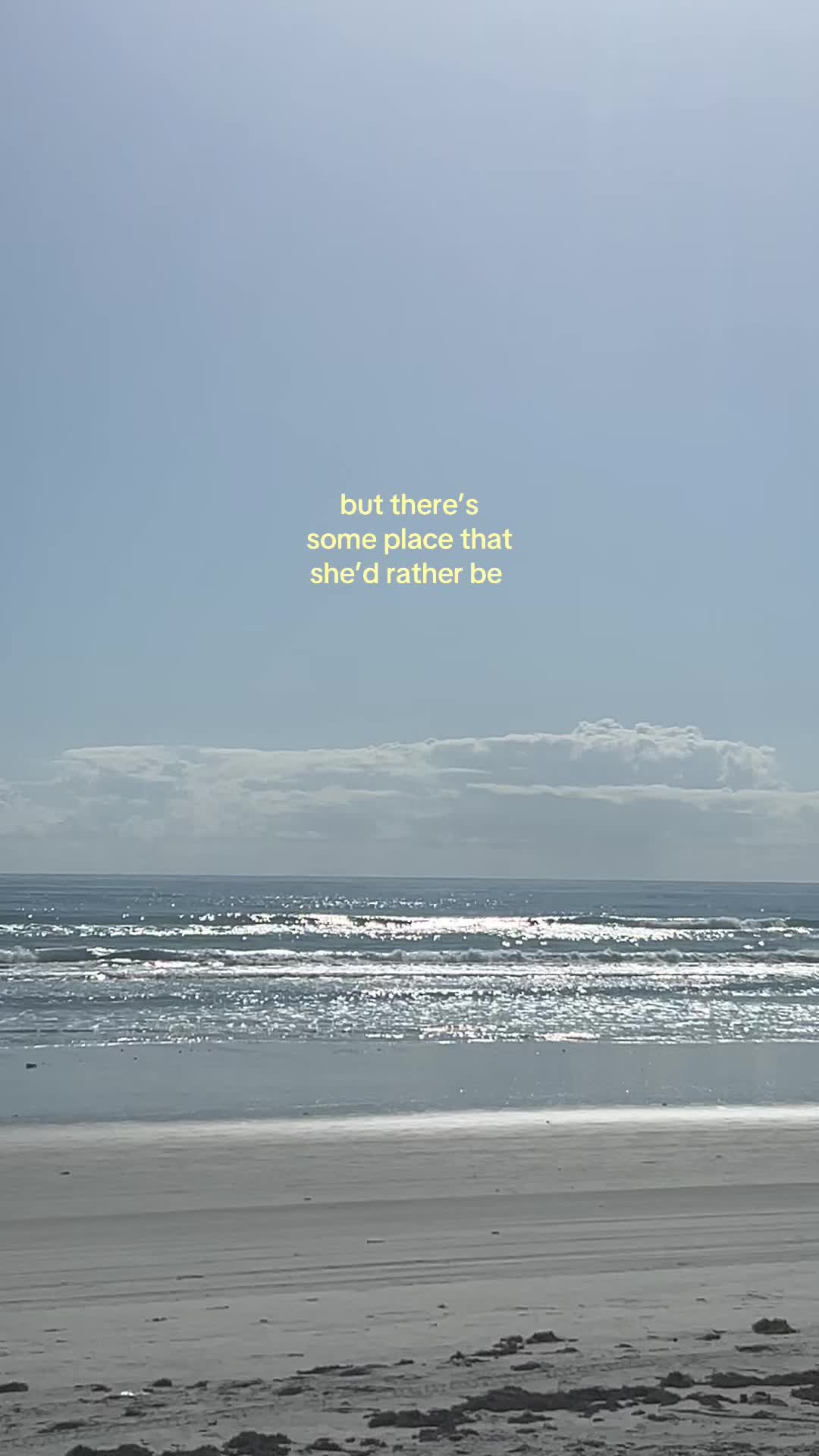@𓇼 glenda | life by the sea 𓇼