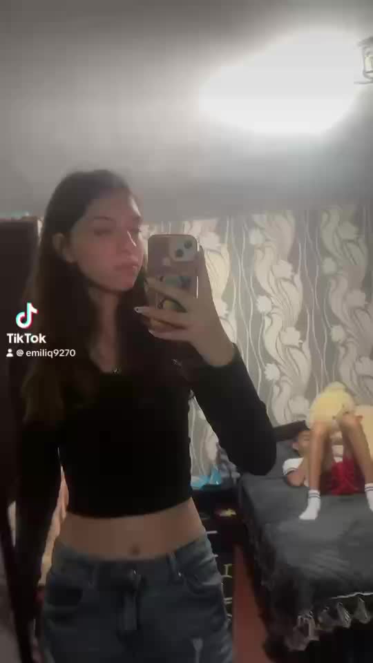 @Poli