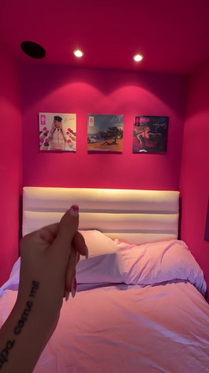 @itsJess