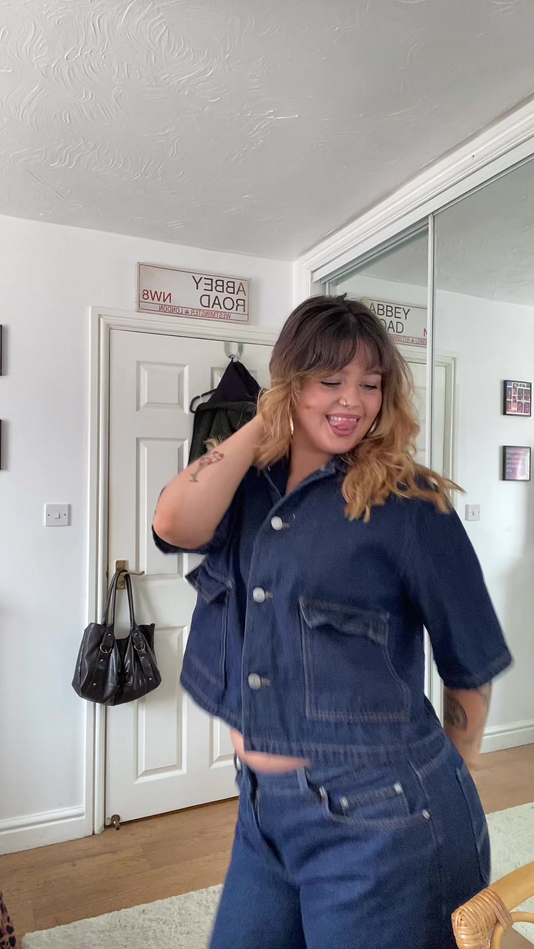 @twinklenips