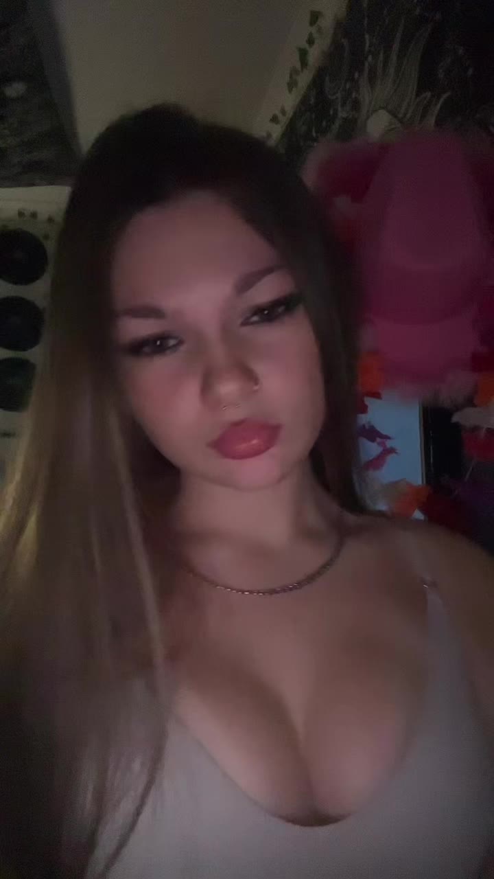 @bonnie🕸️.