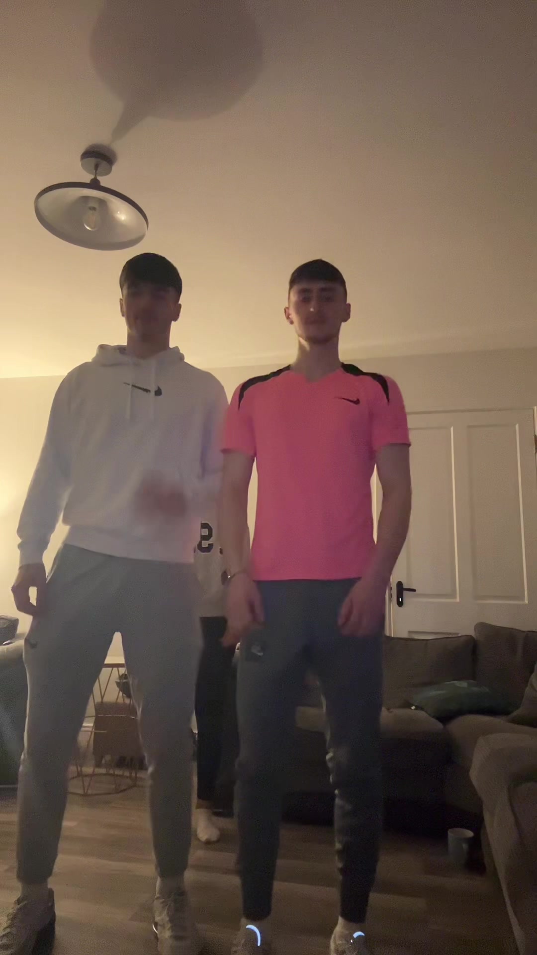 @&Aacute;ine