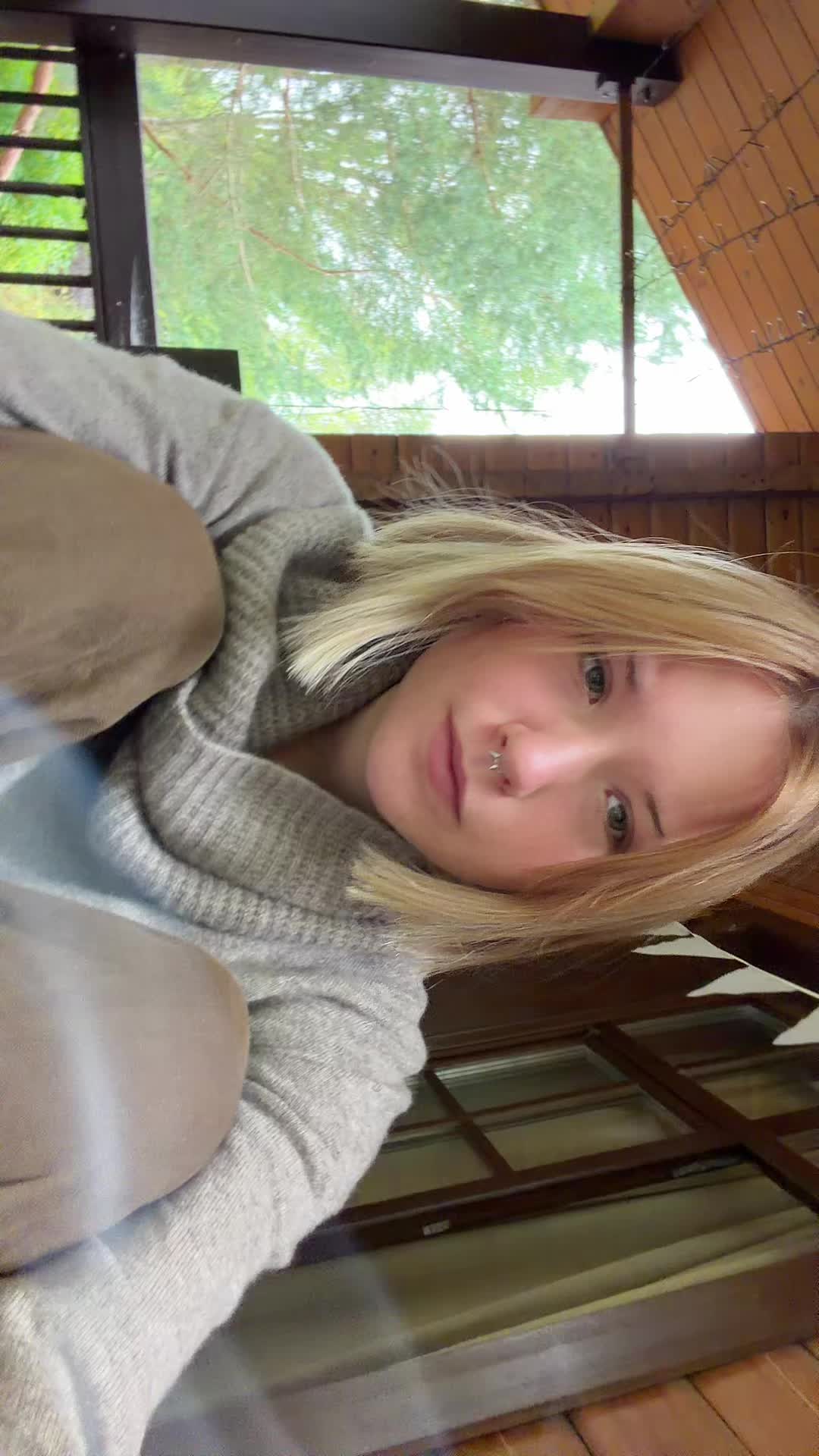 @velvet_curse
