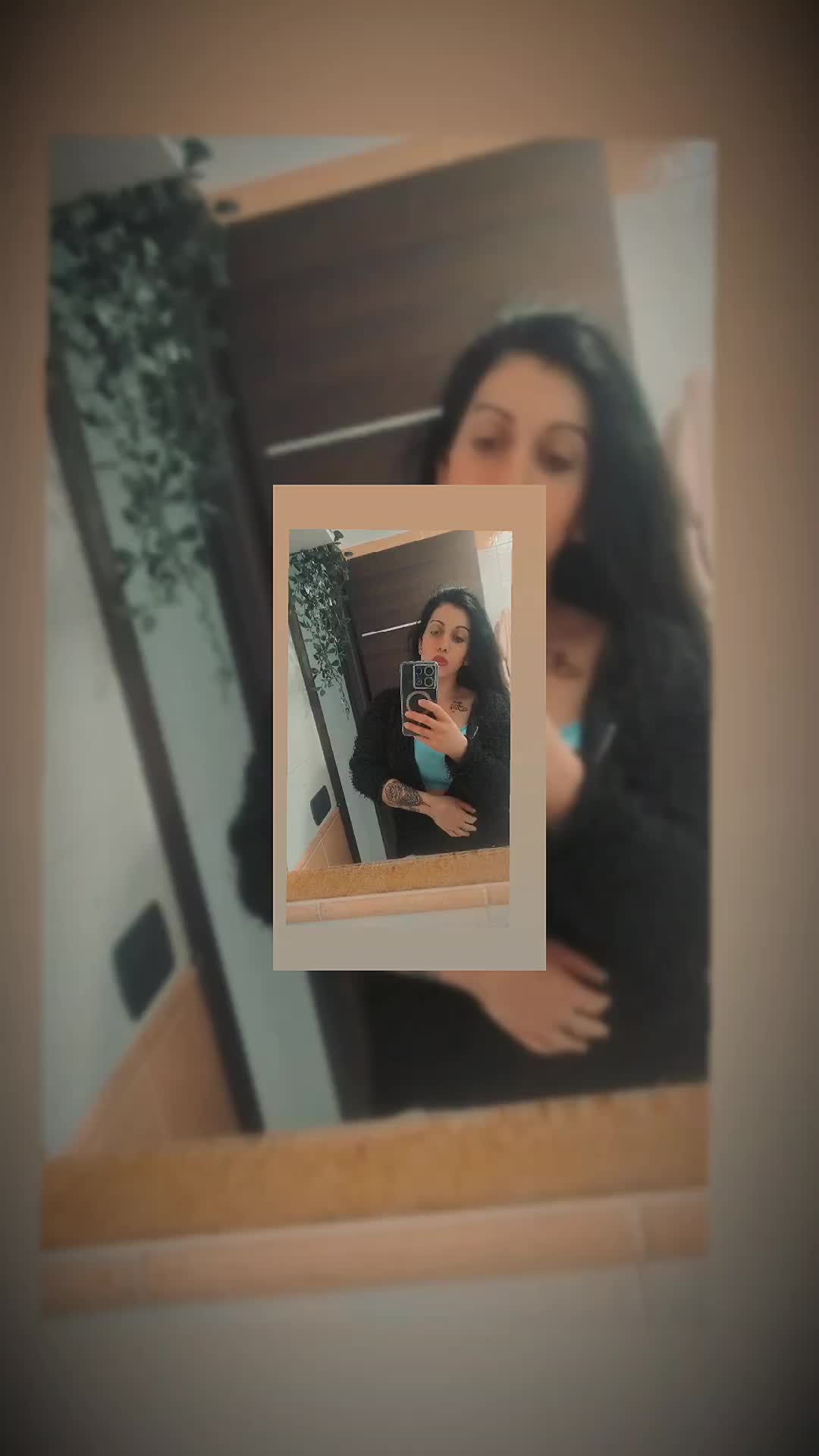 @• Rossella