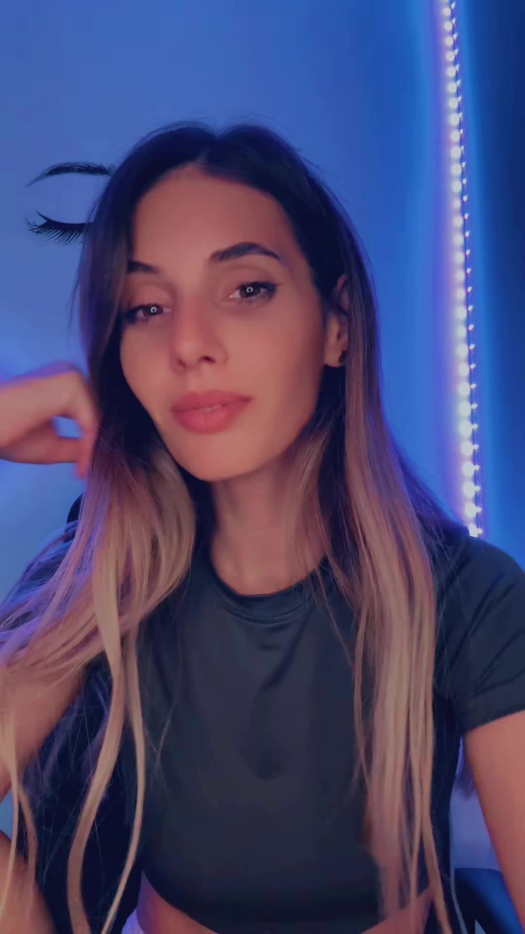 @Laura 🦔