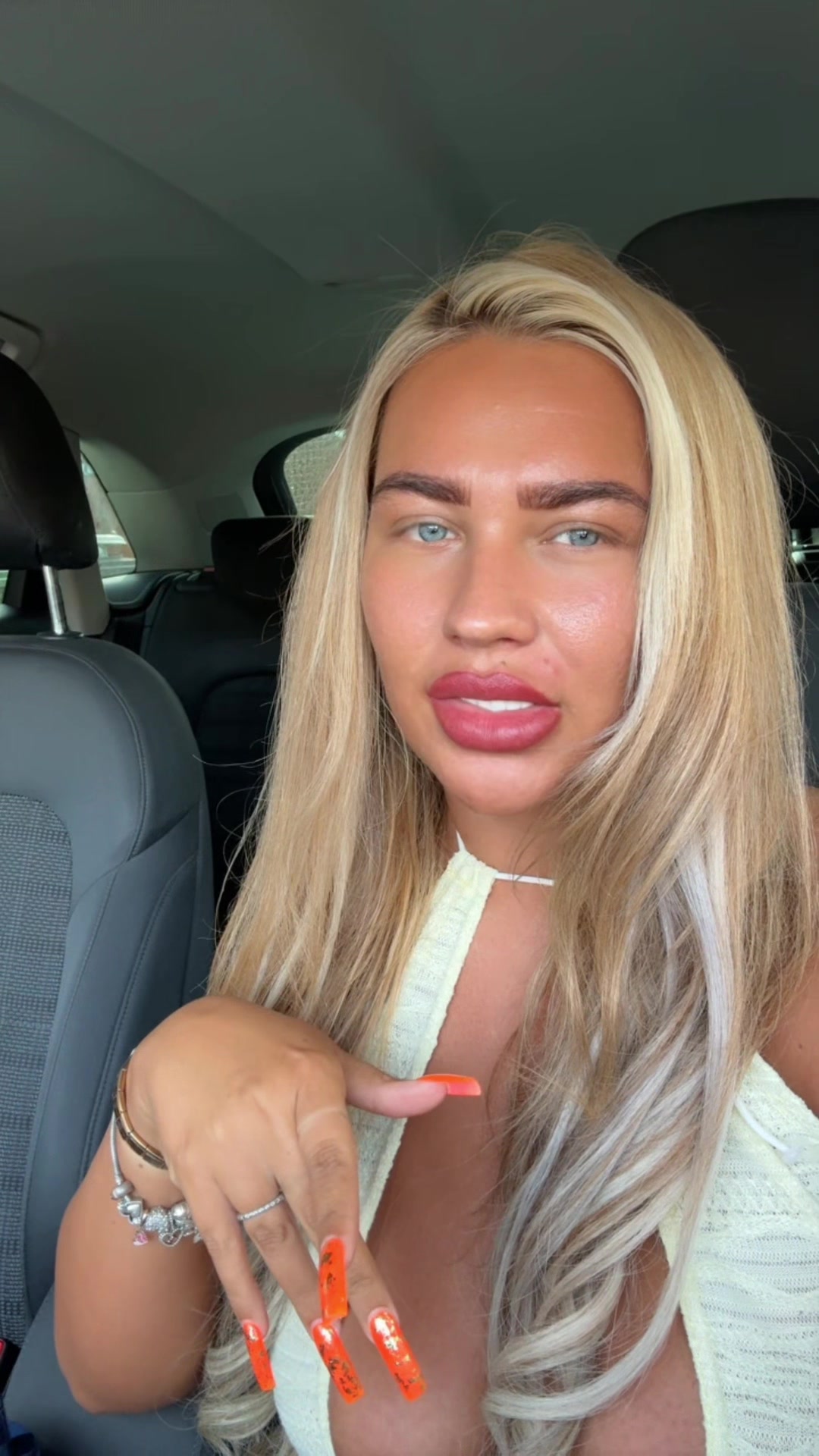 @SheGlowsByNicole