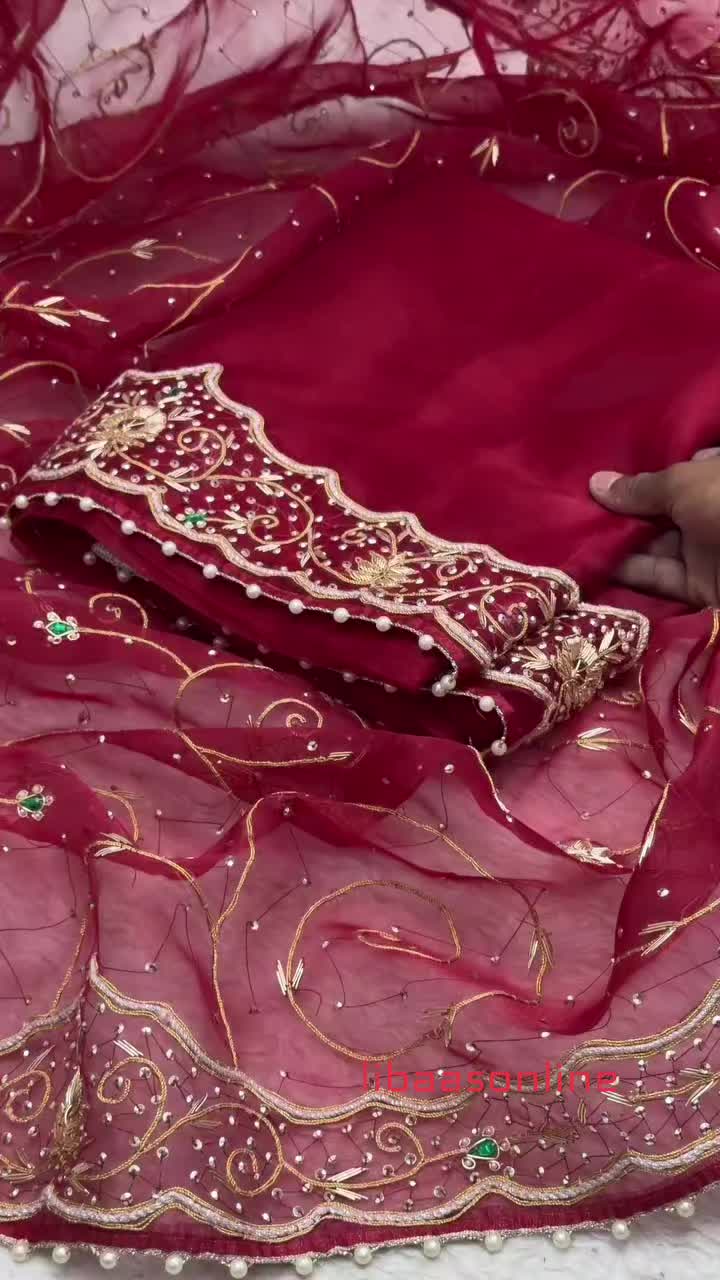 @ਲਿਬਾਸ by ਕੌਰ
