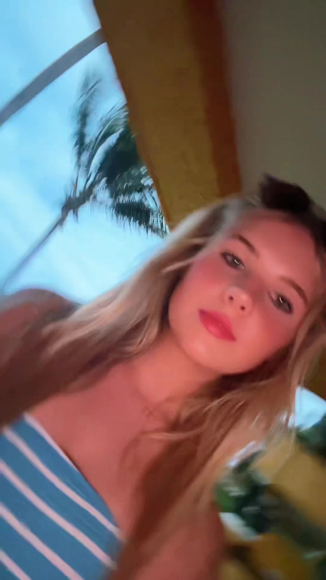 @elliescannell