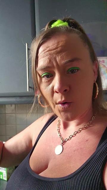 @queencrazykatiebear