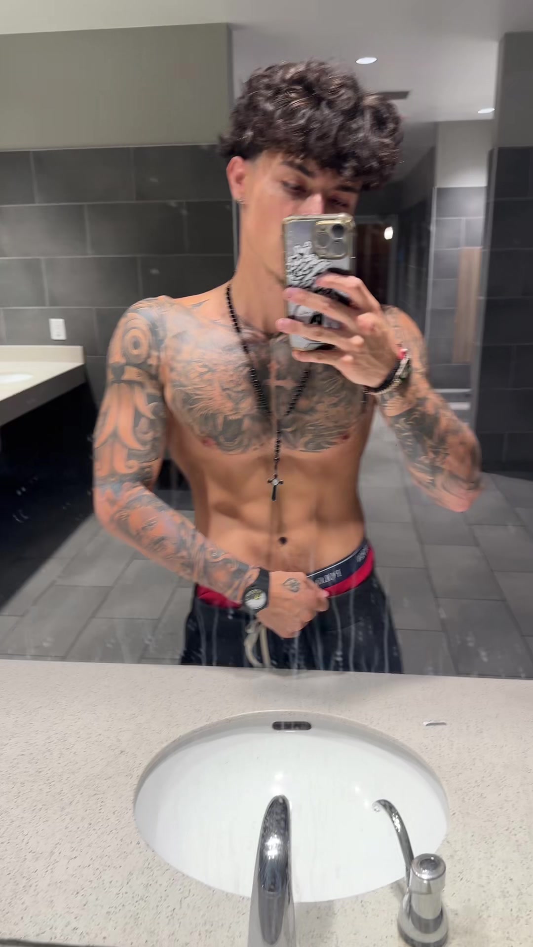 @Guapo