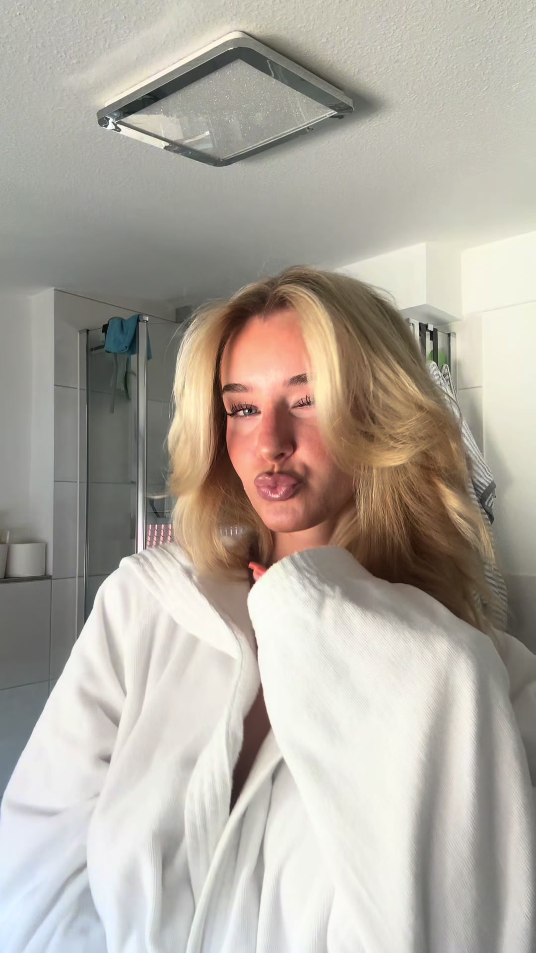 @Adelisa