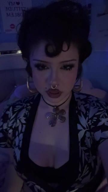 @liathebug
