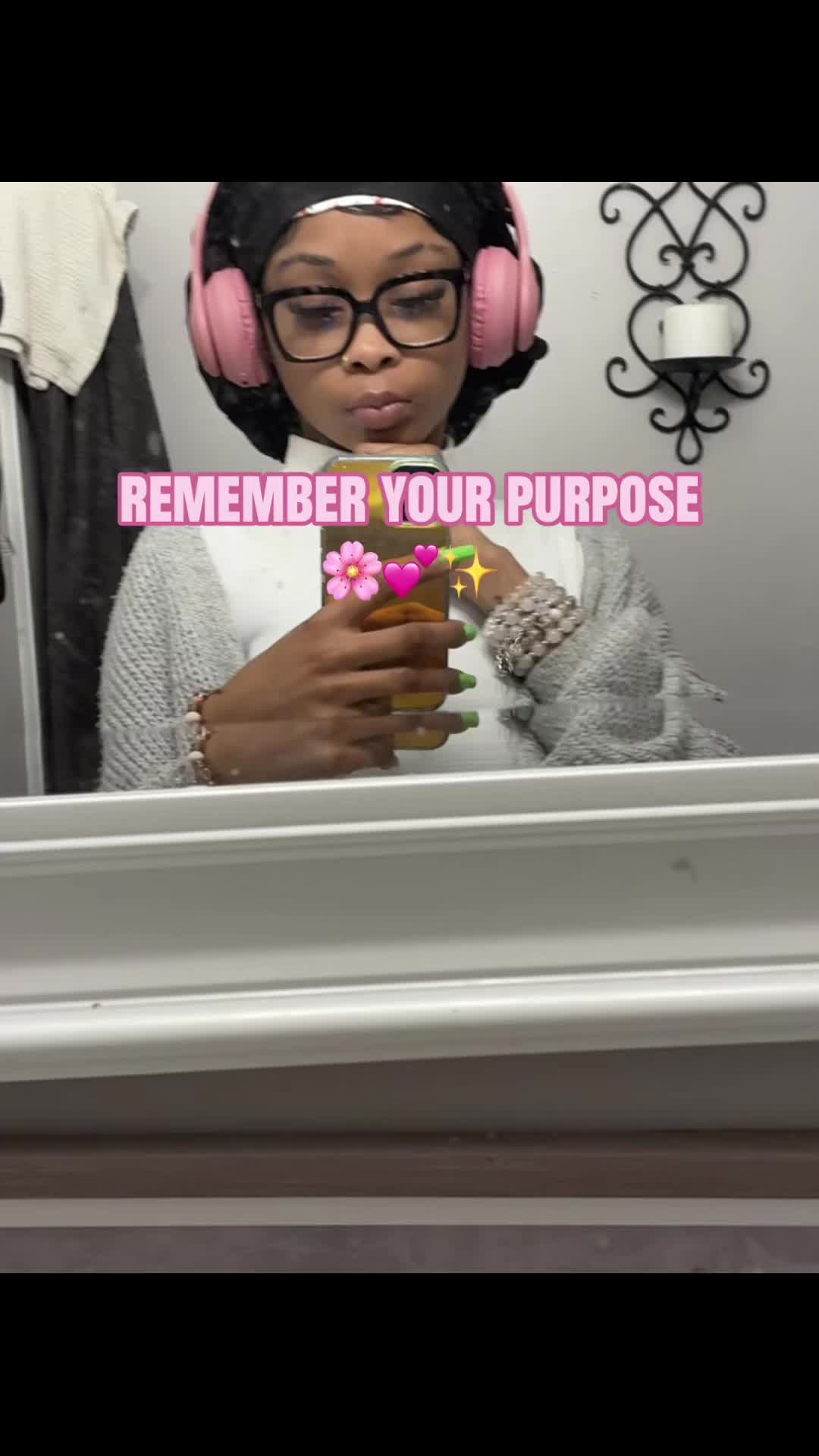 @_ms.h0lly_wood