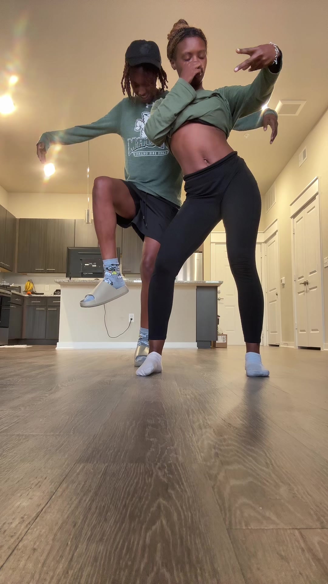 @Aradadonn