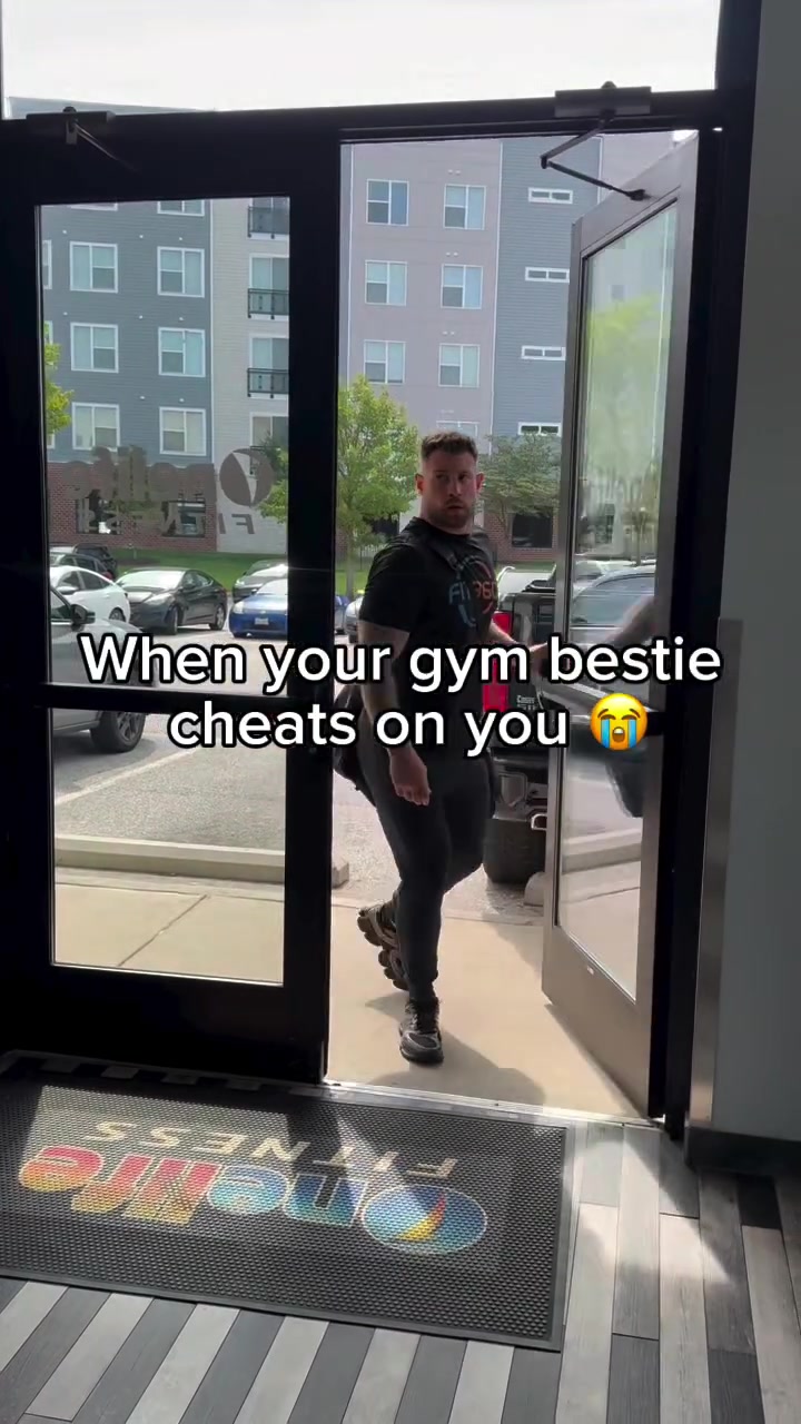 @_kevykevv