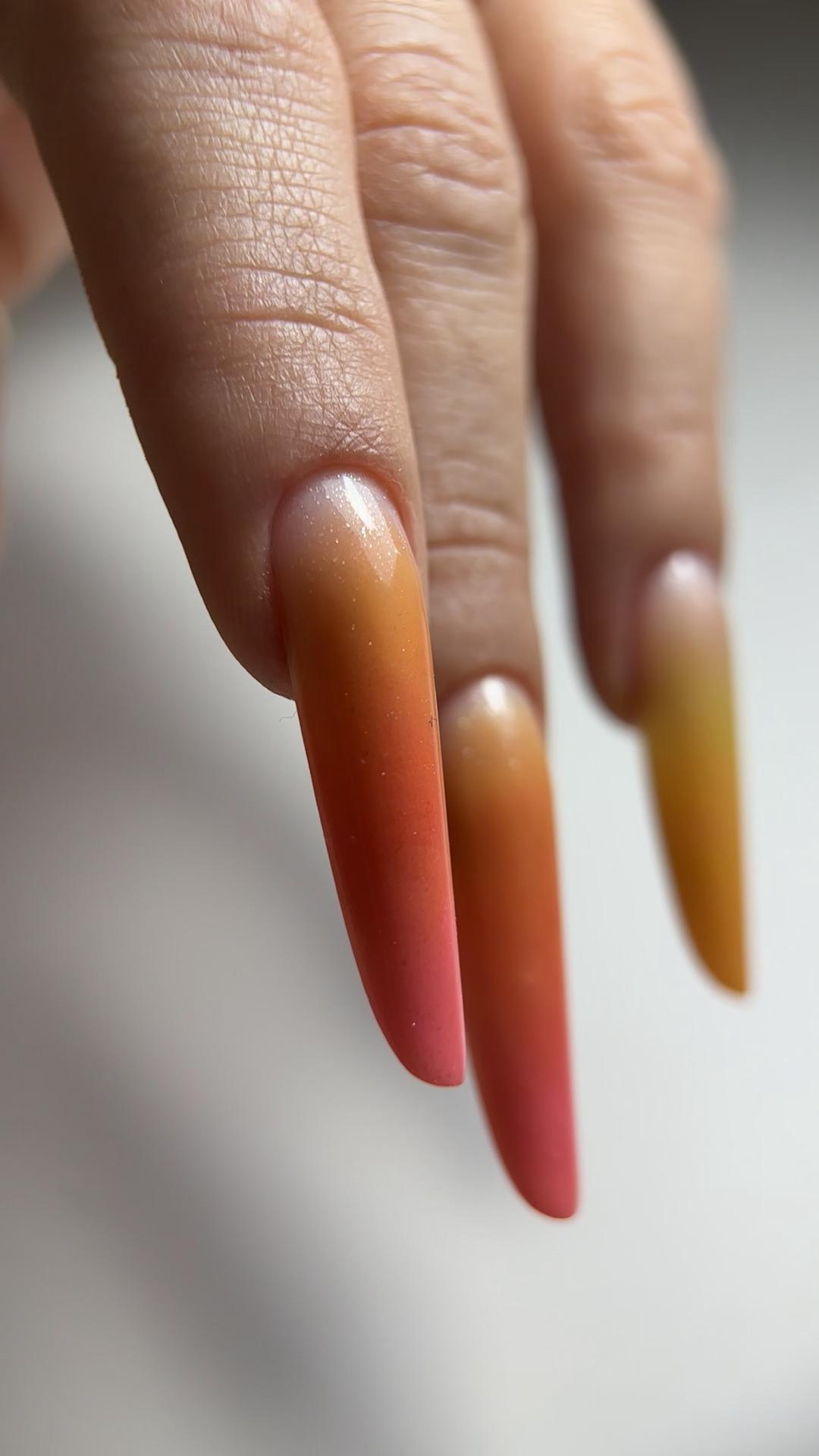 @Oana Cimponerescu.Nail Trainer