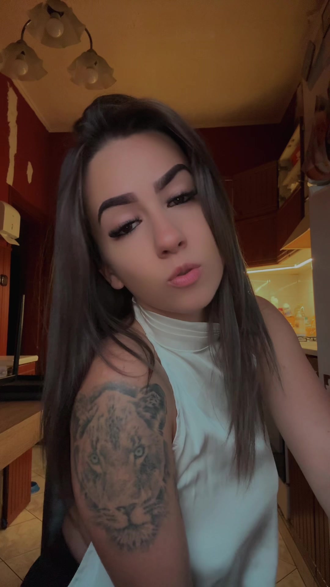 @𝒩