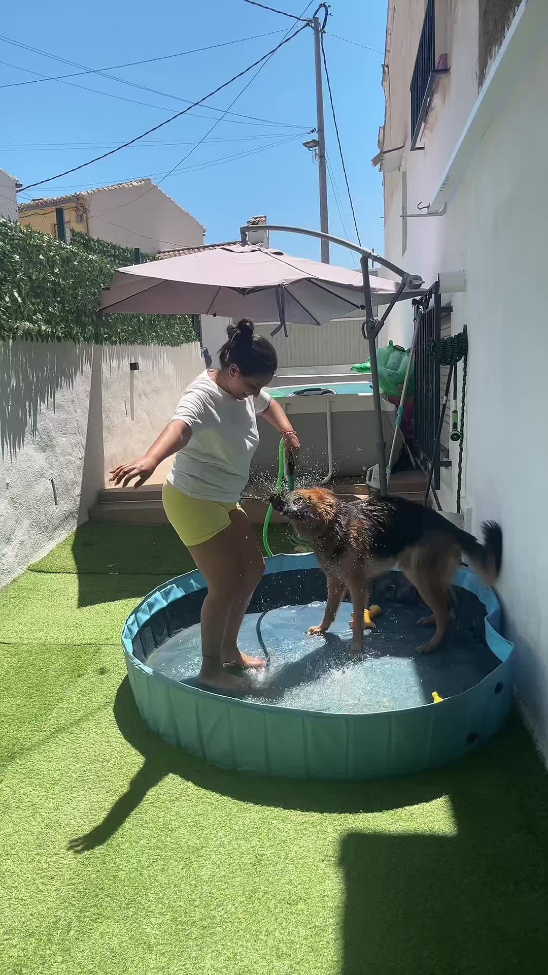 @Naiaragguzman