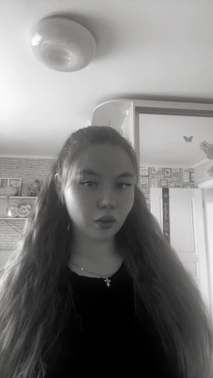 @𝓟𝓸𝓵𝓲𝓷𝓪🦊💋