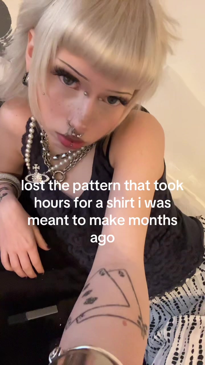 @Scarlet100xx