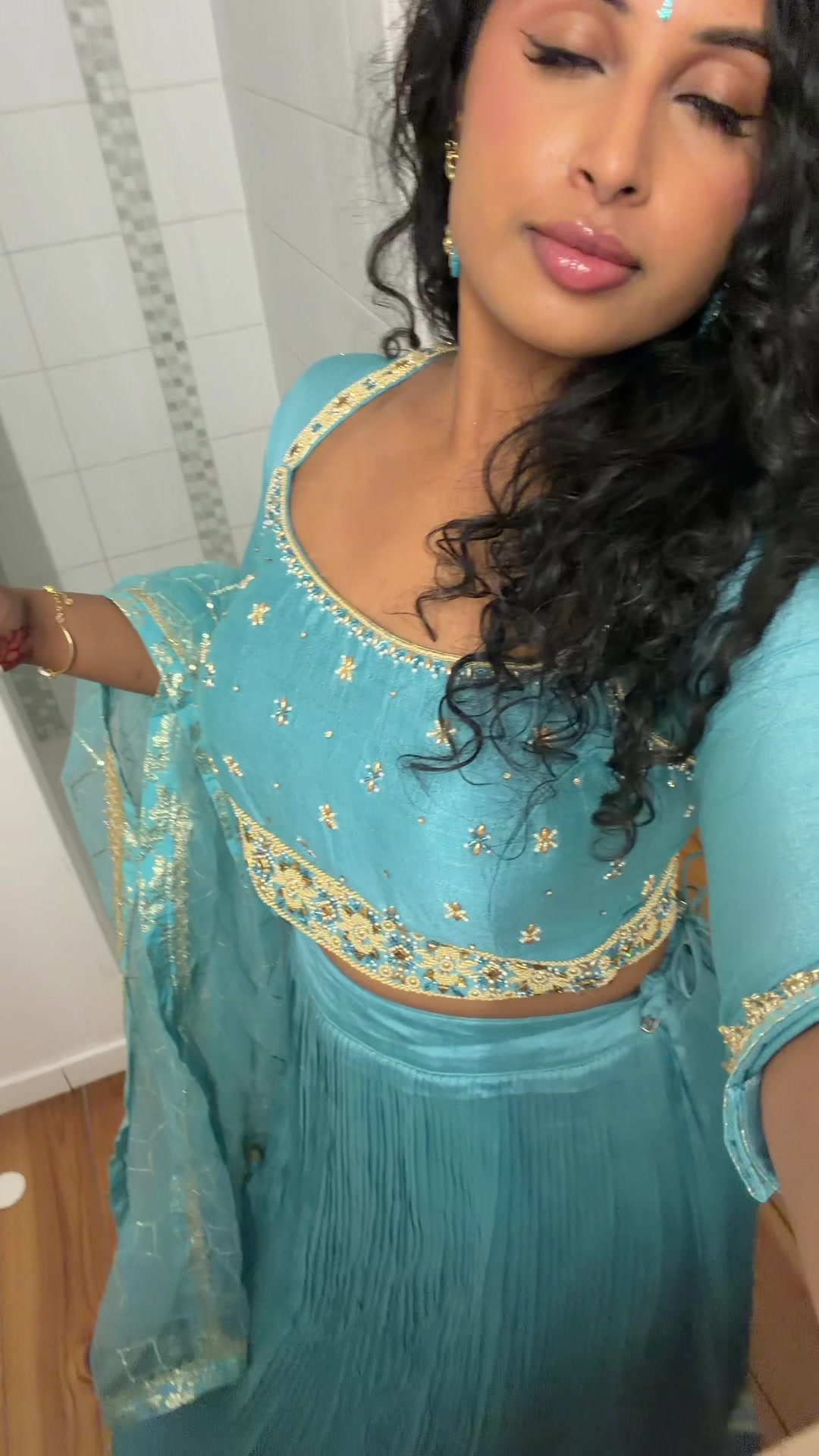 @thashna