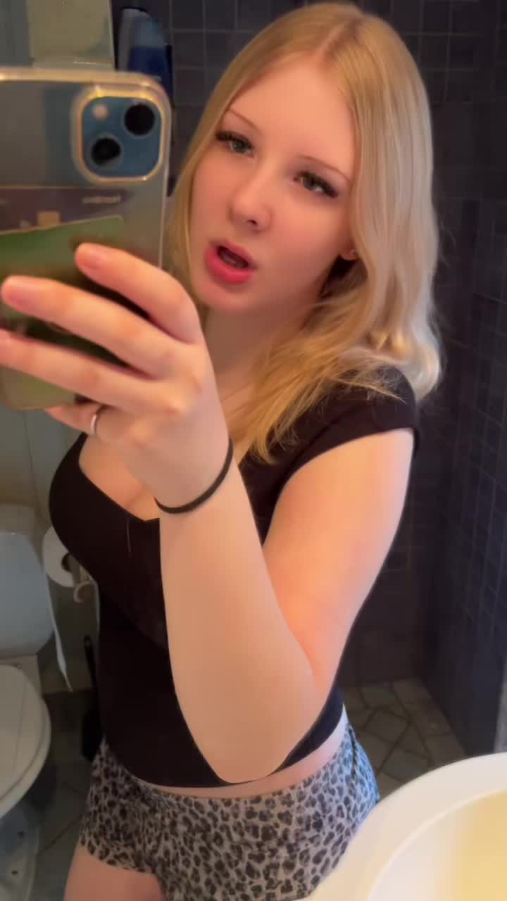 @𝓪𝓰𝓷𝓮𝓼😽