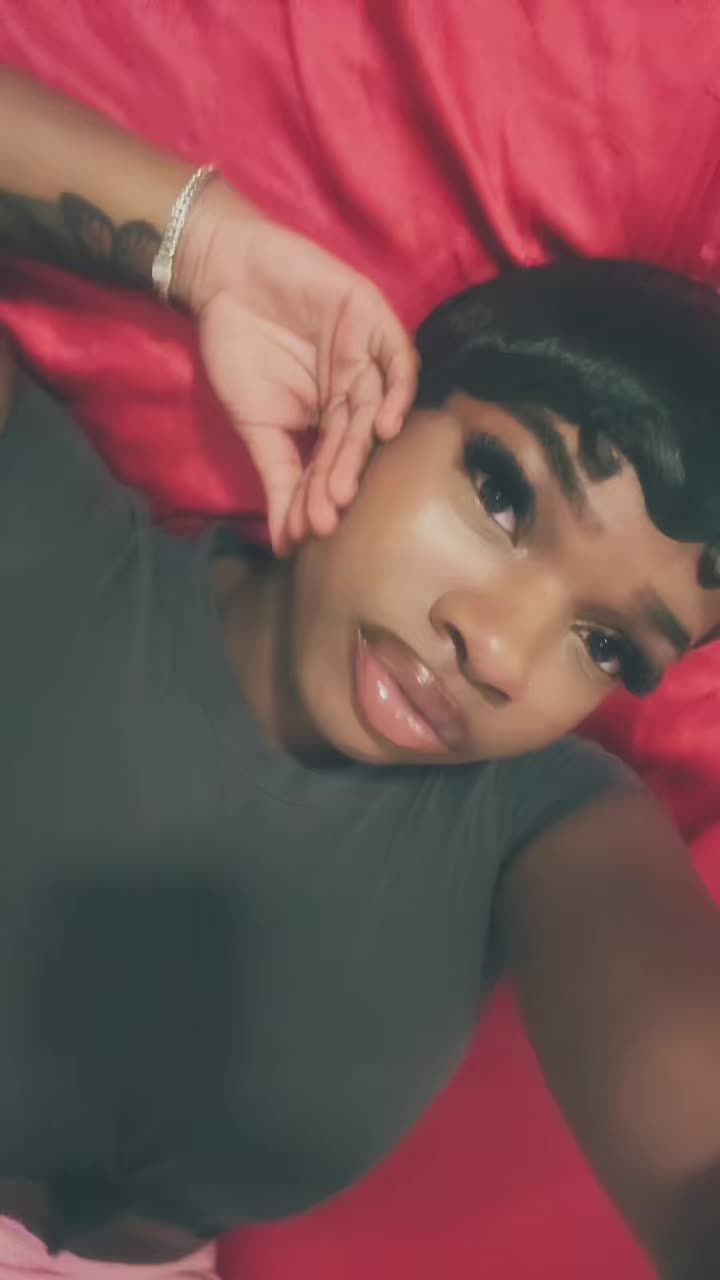 @theyadorejamelia