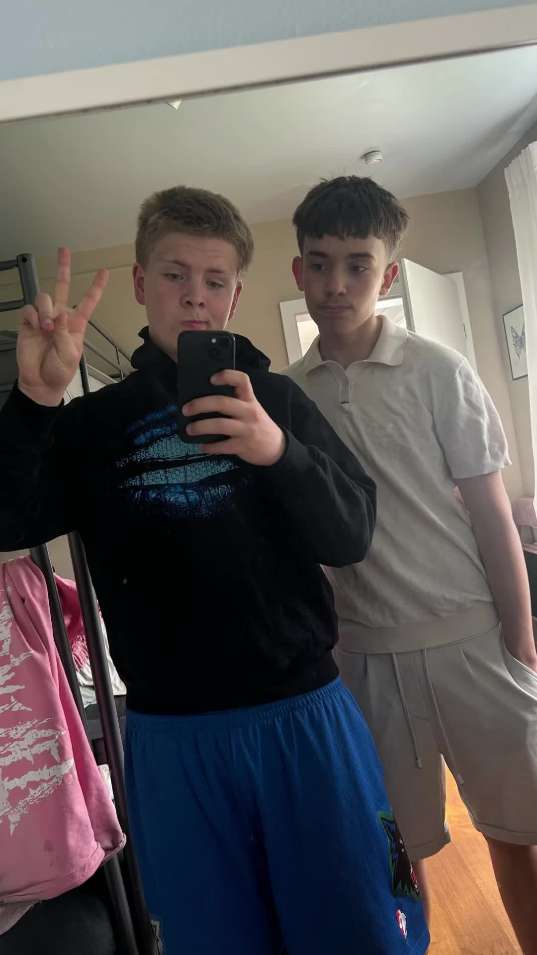 @B0lt boys