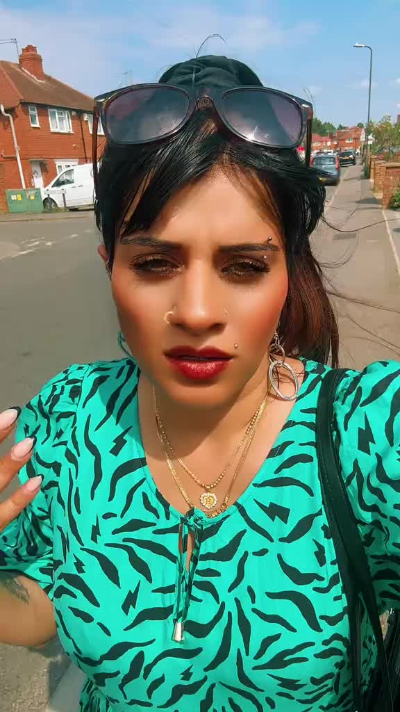 @ⁱᵐ͟͟͞͞☞🇬🇧𝕌𝕂 𝕊𝕙𝕖𝕣𝕟𝕚🐅