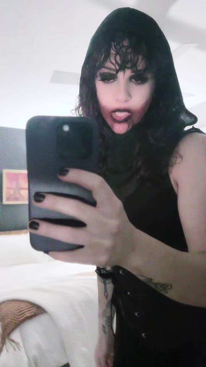 @vampirisms_
