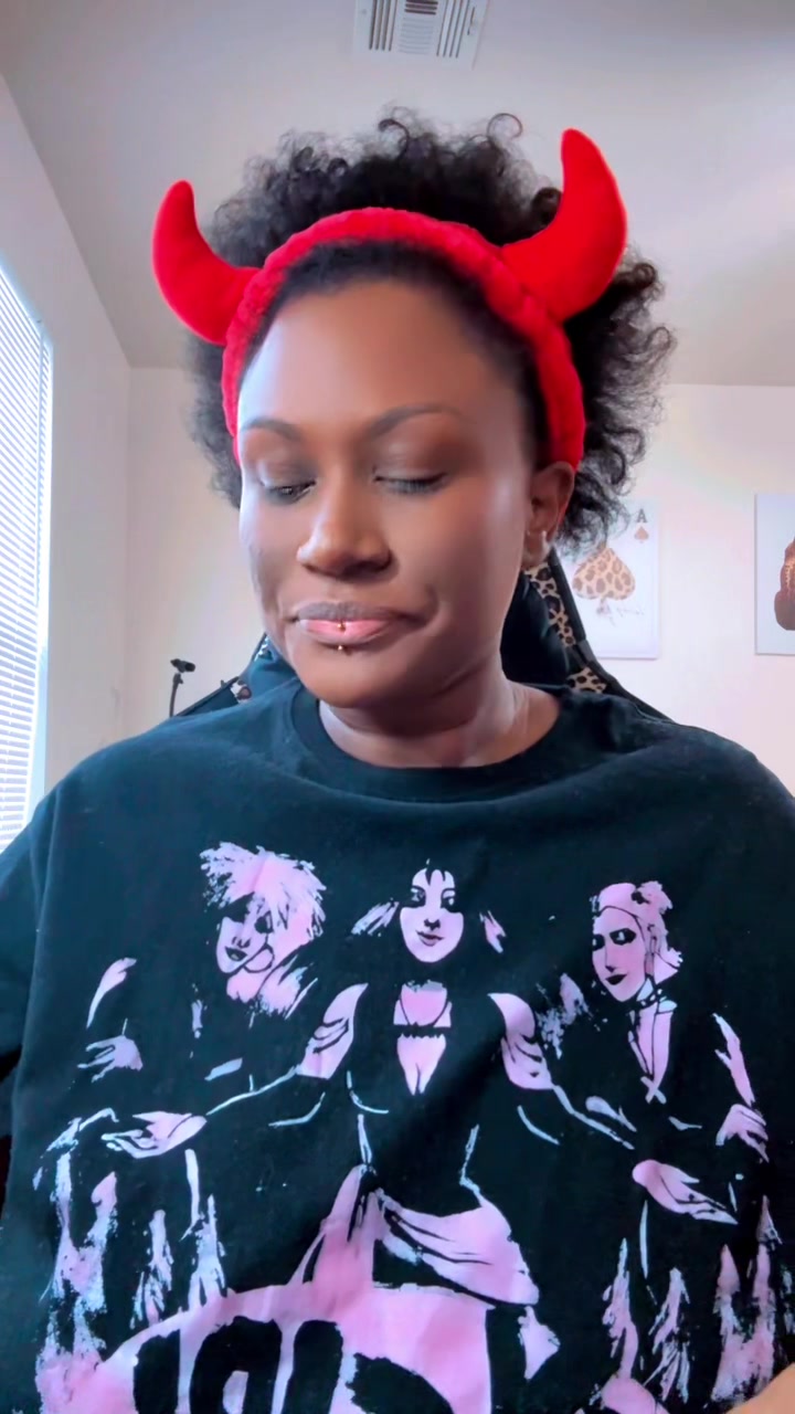 @Mumster🕸️🧟♀️🖤