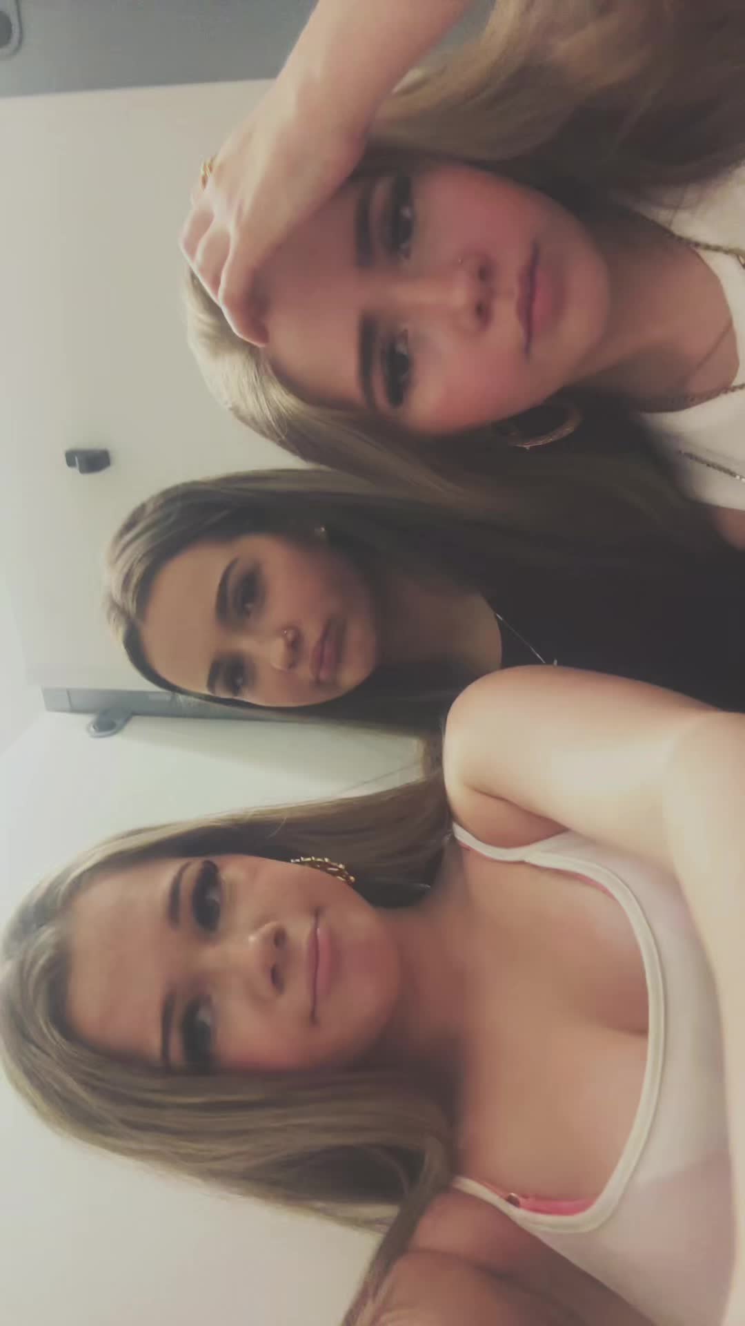 @💕bitches💕