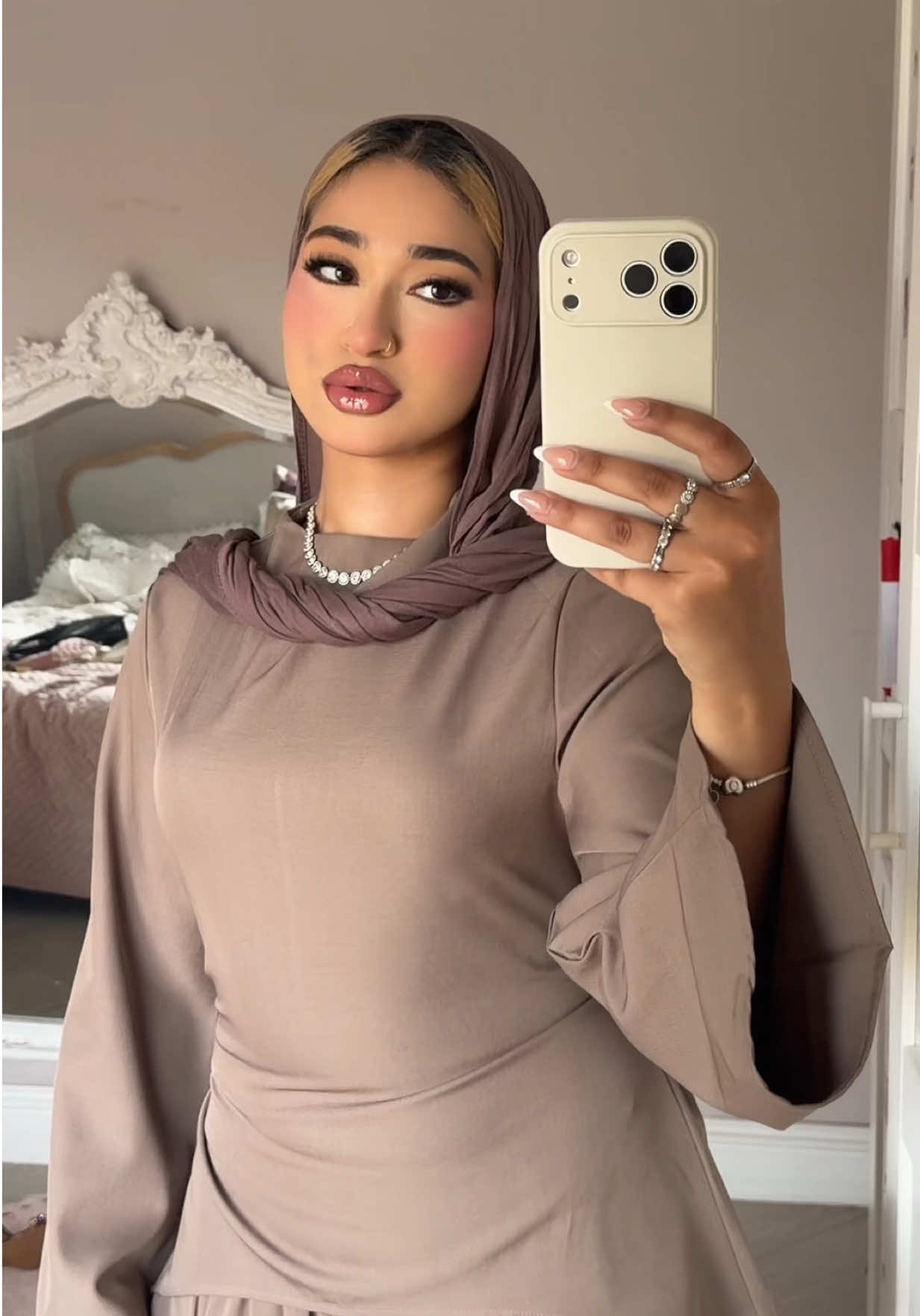 @_.mbeauty._