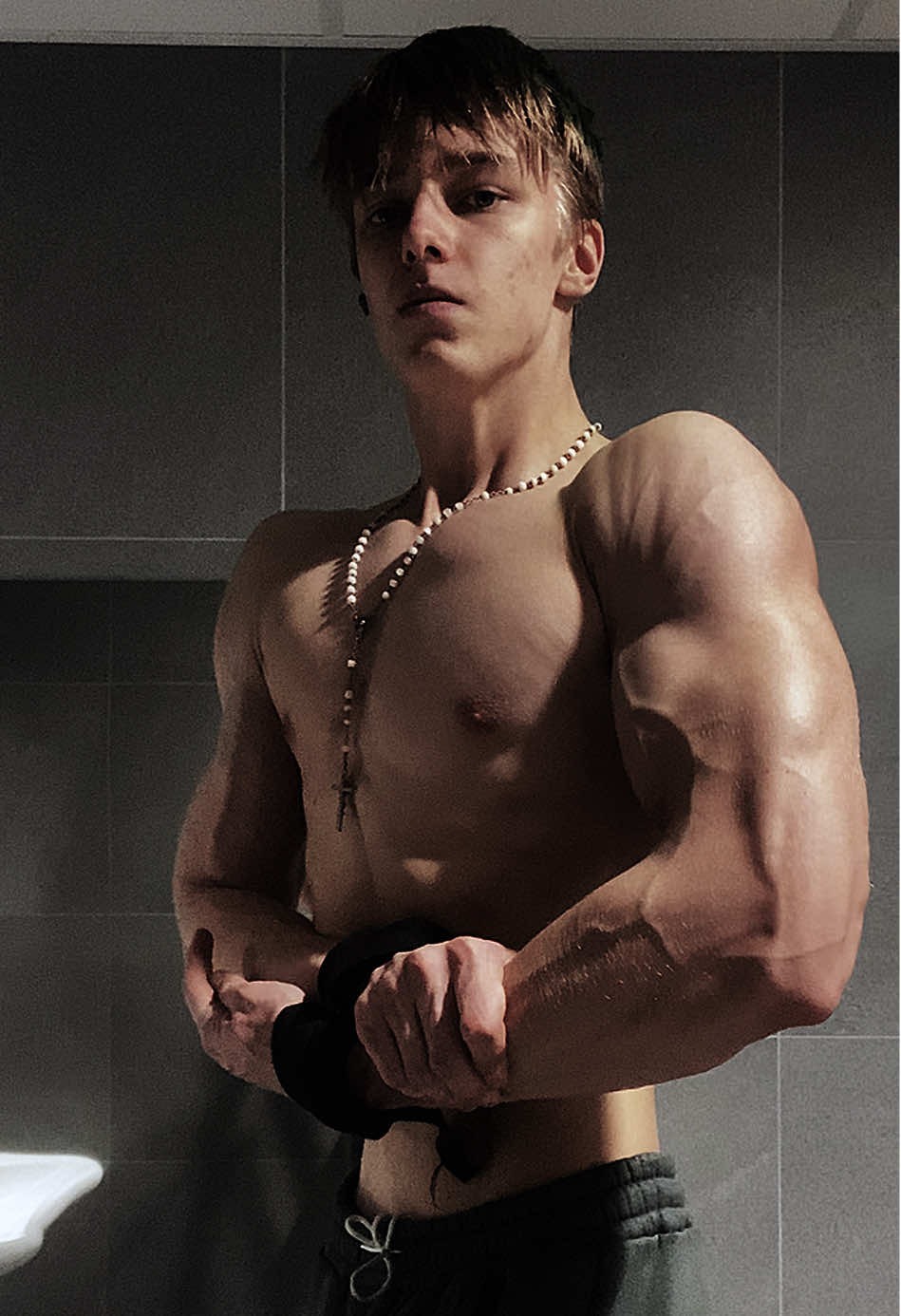 @Sharpnesss_
