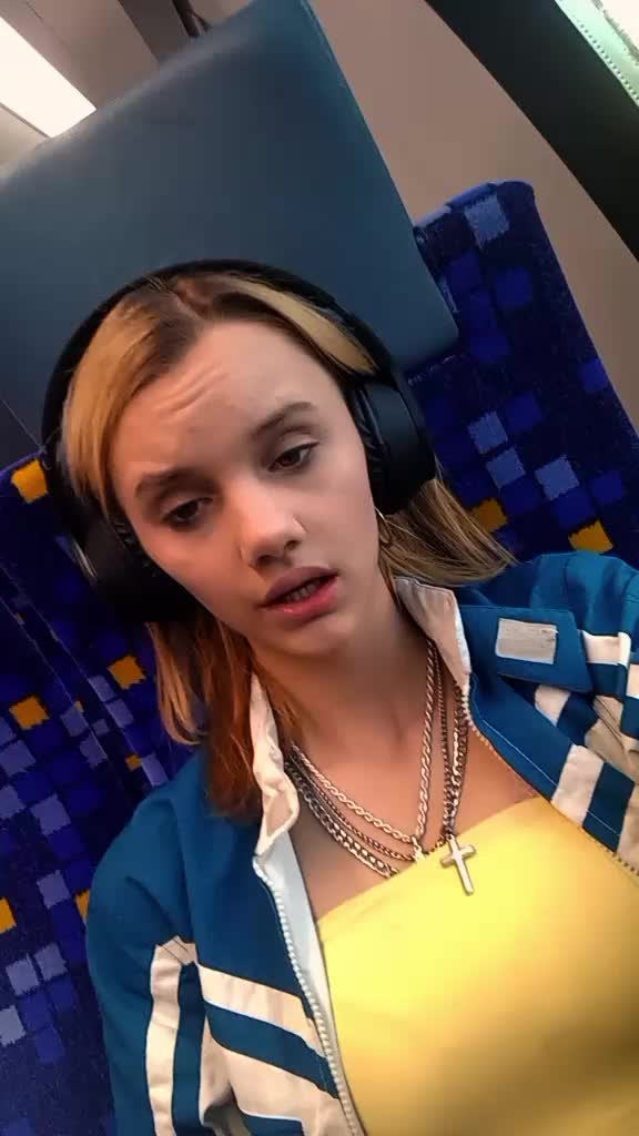 @ITS_NOT_EMILIA❤️❤️