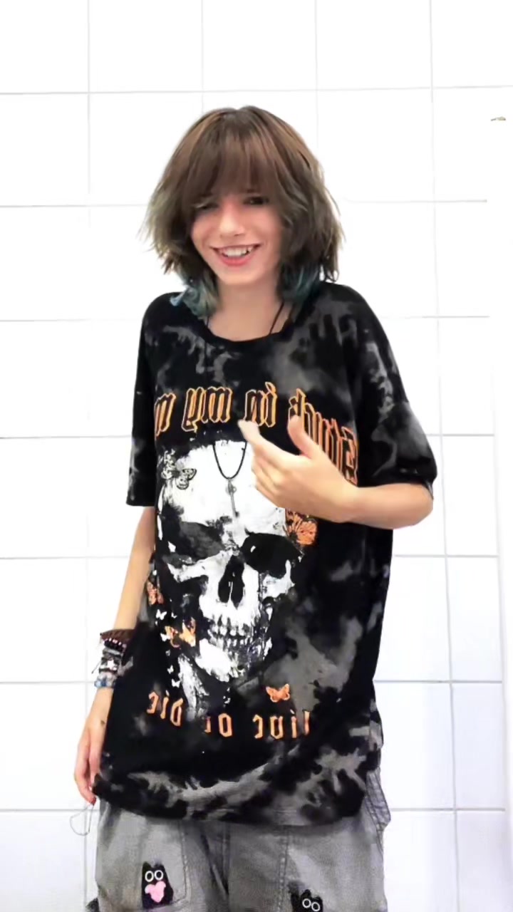@T<3