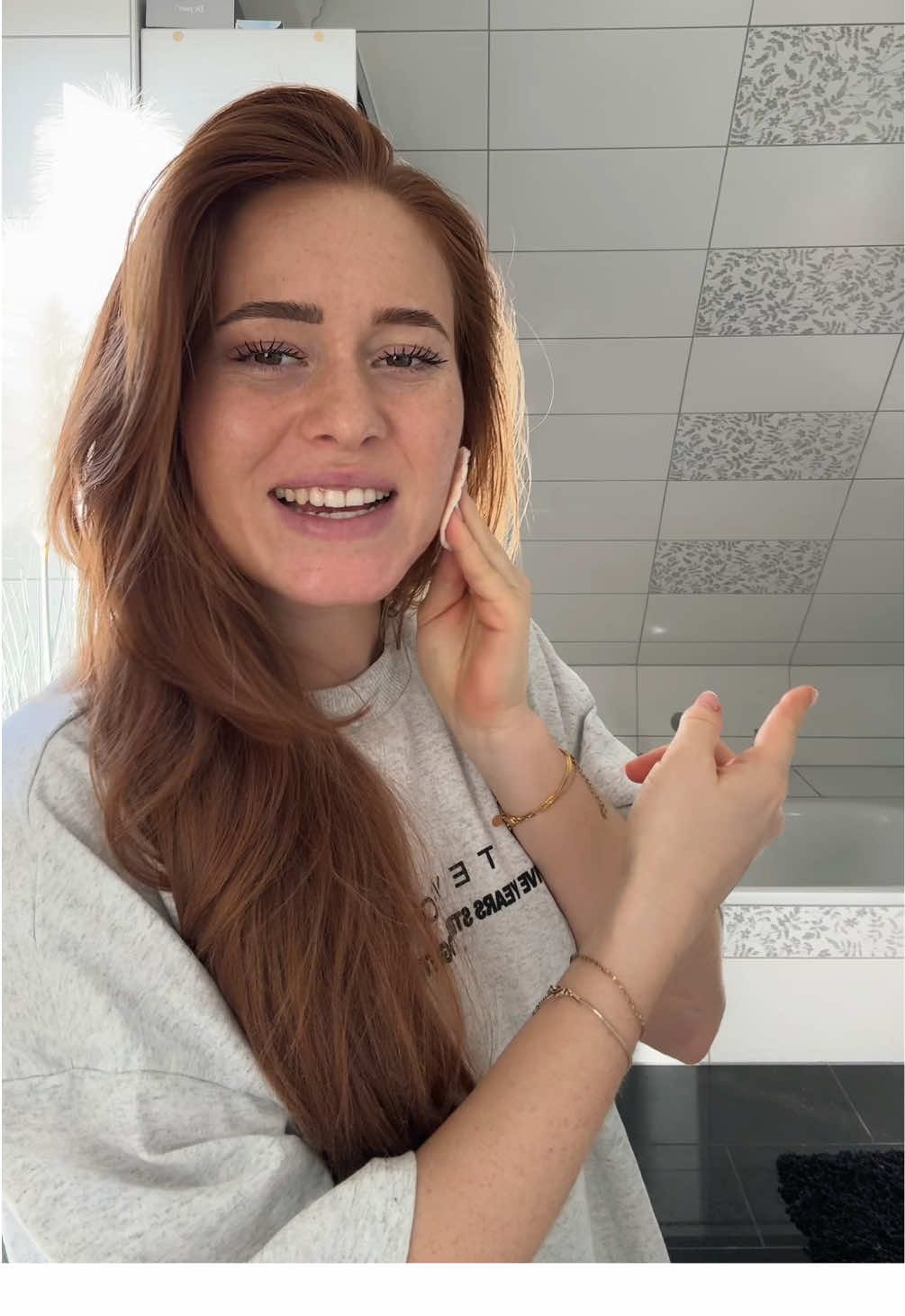 @leoonieb_