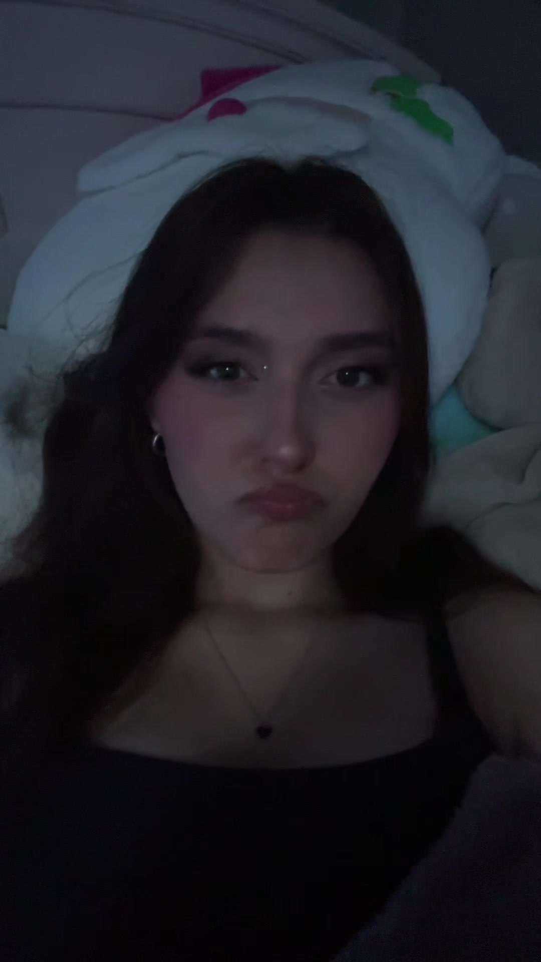 @:3