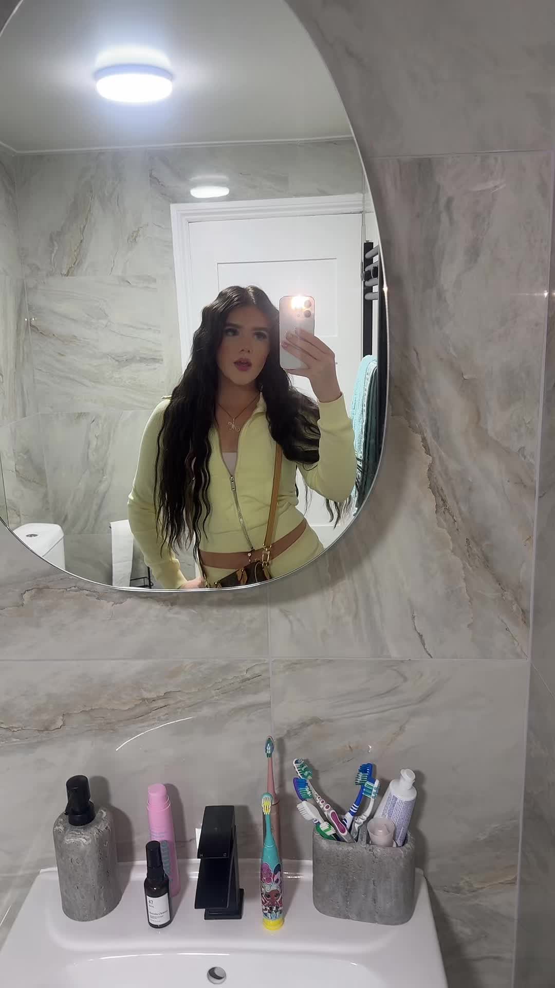 @𝐌𝐢𝐥𝐥𝐢𝐞 𝐇𝐚𝐫𝐭𝐥𝐞𝐲